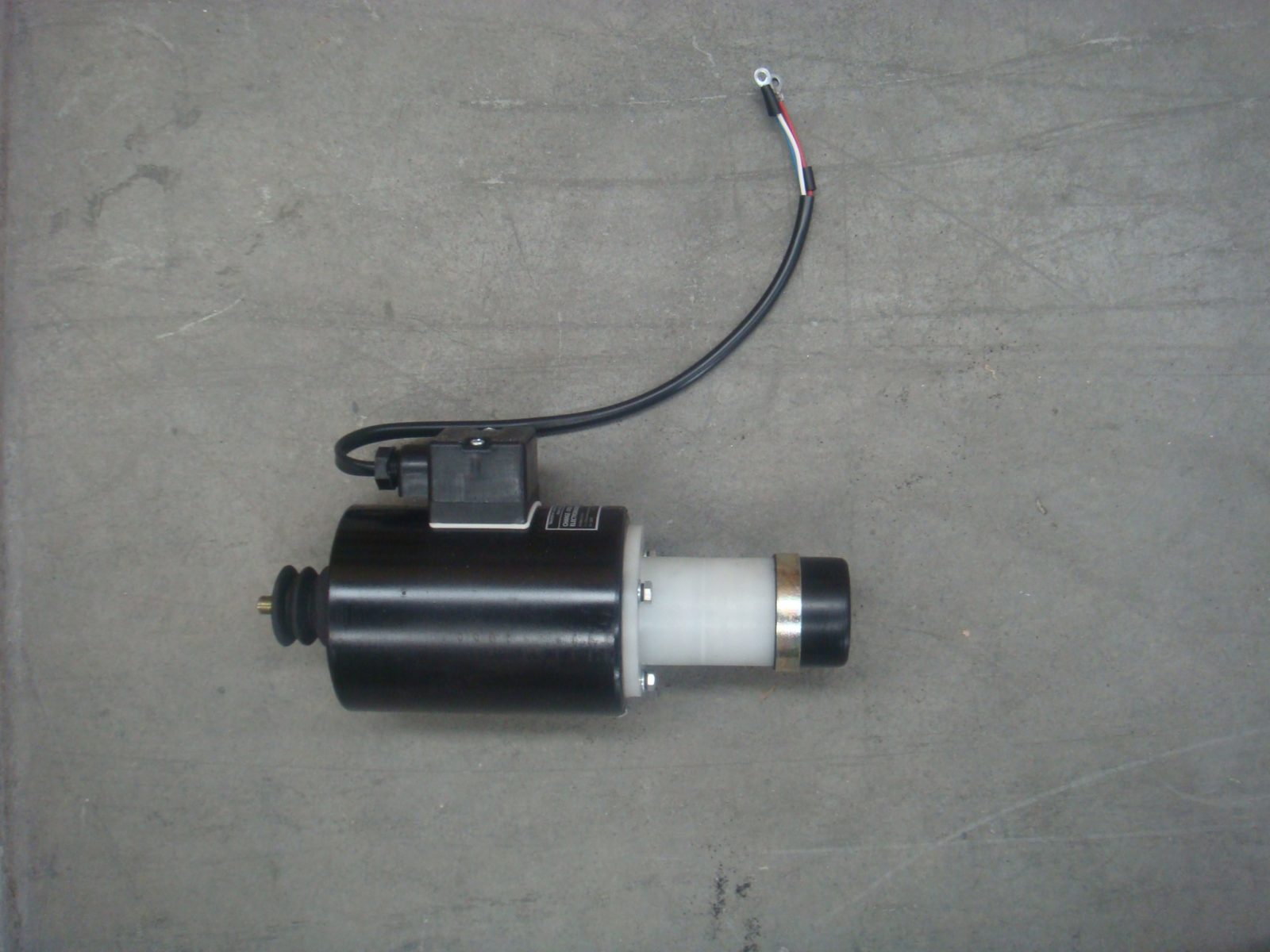 2J10859.pic1_-scaled-1.jpg