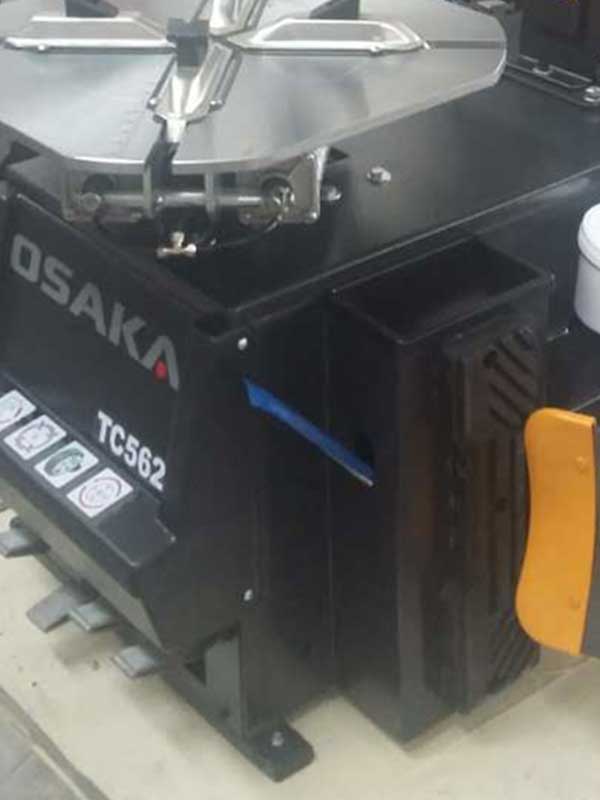 avtomaticheskiy-shinomontazhnyy-stanok-osaka-tc562-10.jpg